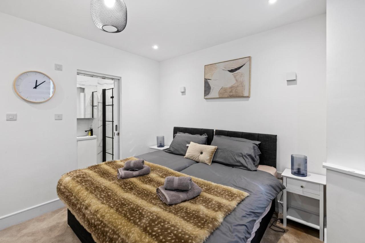 Ferienwohnung Star London Vivian Avenue 2-Bed Retreat With Garden The Hyde Exterior foto